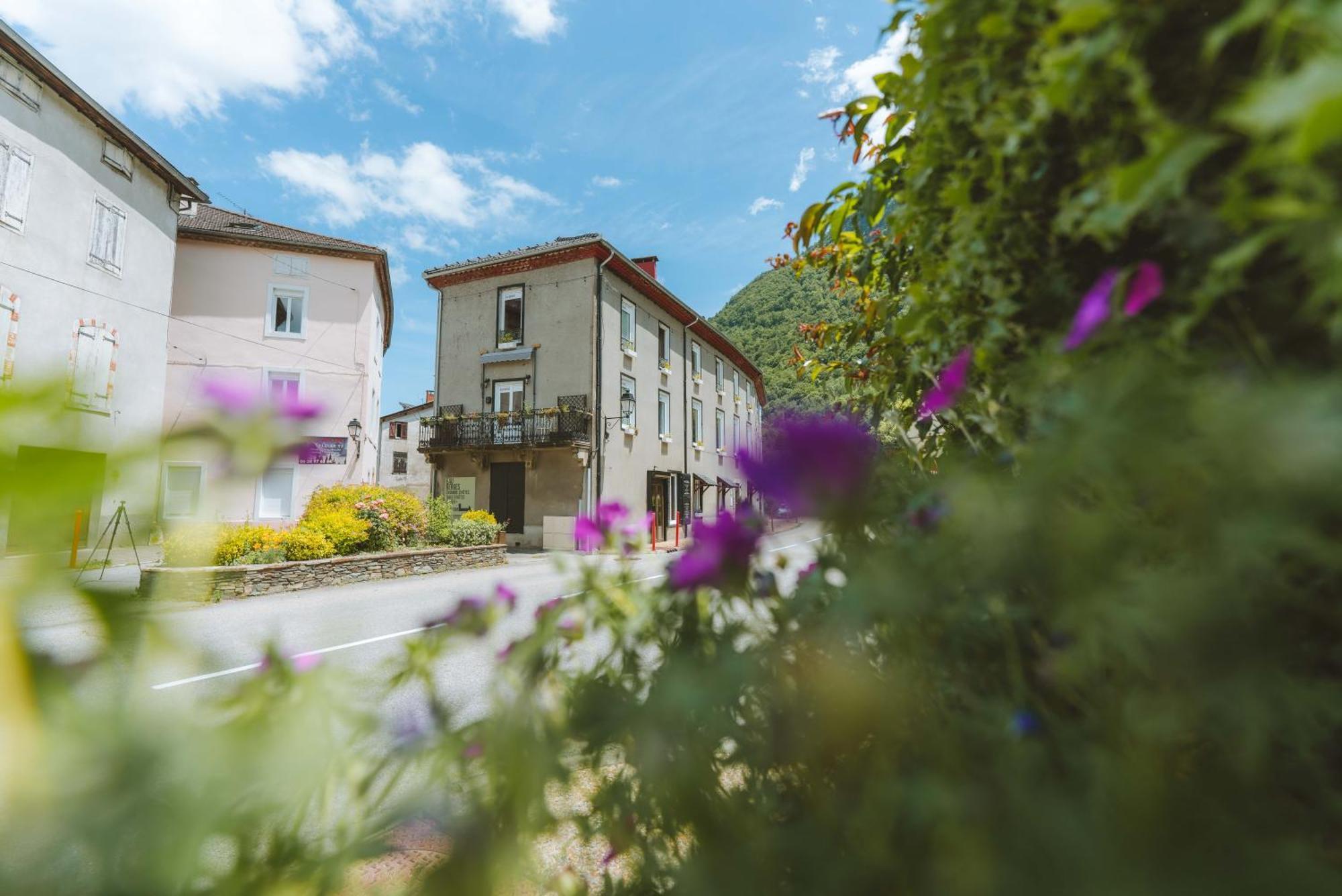 Eau Berges Hostel Val-de-Sos Exterior photo